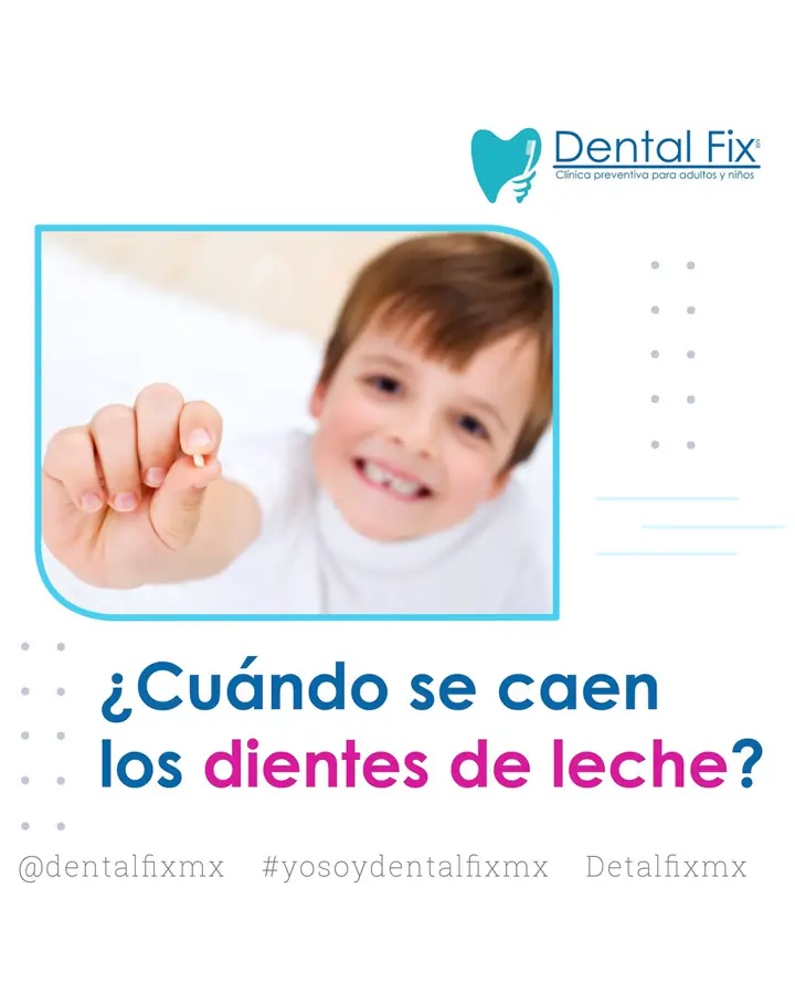 Niño sonriendo durante el recambio de dientes de leche